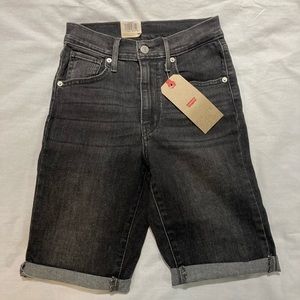 Women’s Levi’s Jean Shorts, size 00, NWT! $49.50!